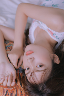 何故